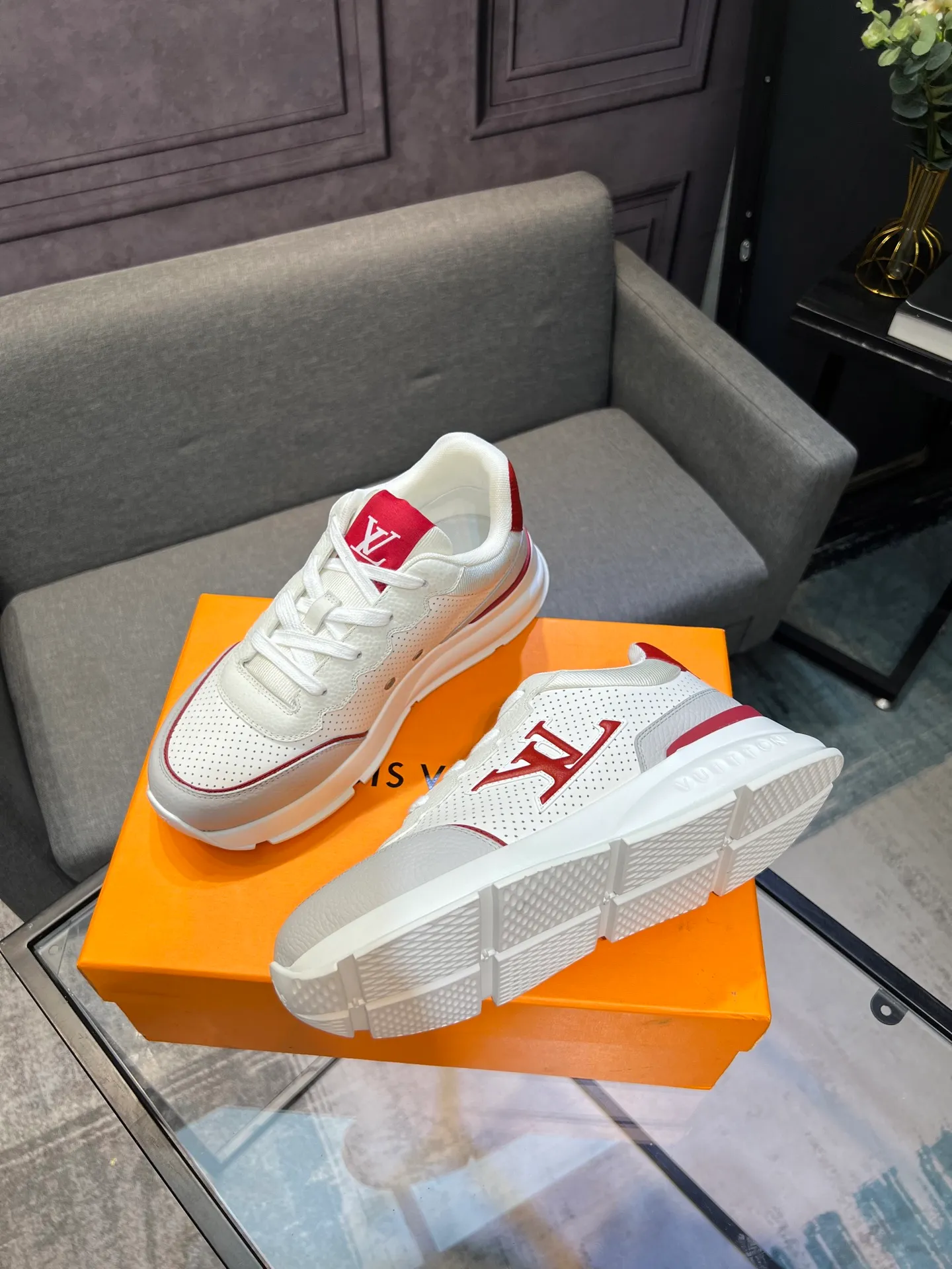 Men's shoes 💰640 LV | Louis Vuitton 2025𝐬𝐬 New spring and summer styles for couples, men's styles come out first. The counter features the latest casual shoes. Hard goods are new🆕 ❥Purchase level! Full of high-end feel! A popular model among bloggers at home and abroad, it’s retro and fashionable and looks amazing on your feet! Wear a lot of happiness! Mainly recommended model on the official website★ ▪️Upper: Original custom-made imported calfskin fabric ▪️Inner lining: breathable gauze imported from Italy ▪️Outsole: rubber foam ➕tpu high-end outsole ▪️Shoe size: 36-44 (customized for 45 and 46)